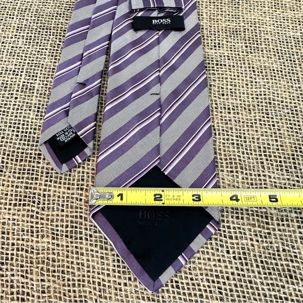 Hugo Boss 100% Silk Purple and Gray Diagonal‎ Striped Tie 3.5 in X 58 in
